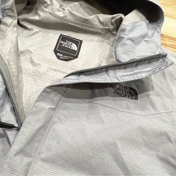 The North Face Hyvent 2.5L Grey Jacket Men’s Medium - Picture 2 of 5